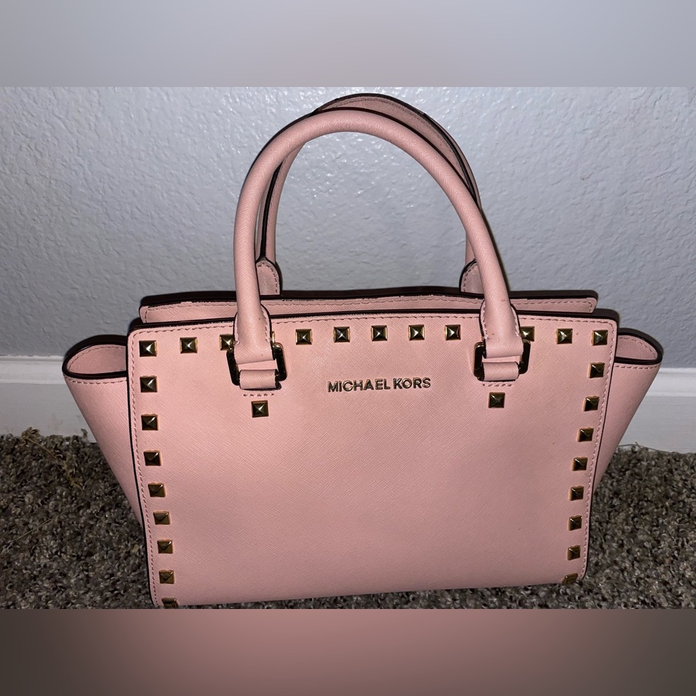 Michaels Kors studded handbag light pink